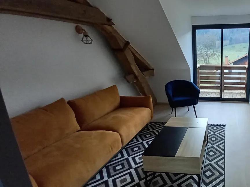 Gite famille & bain nordique, Chez Bubu, école rénovée au cœur des Vosges Apartment in Vosges