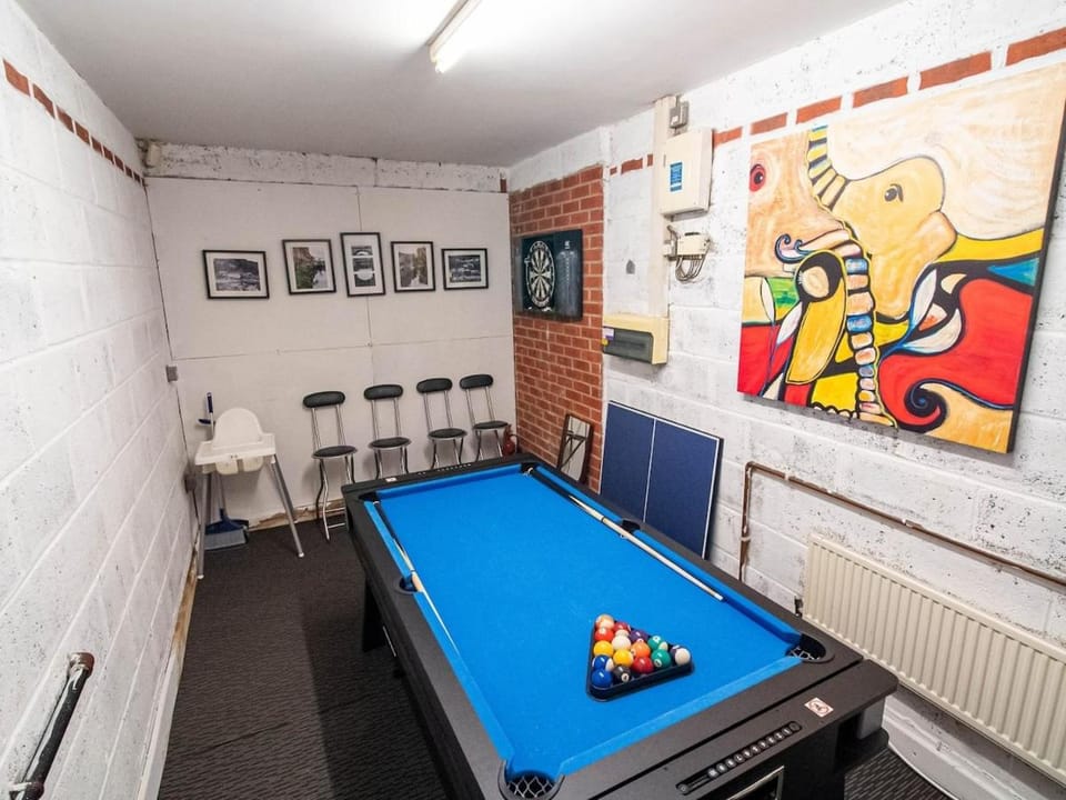 Exclusive 3-Bedroom Villa in Sheffield Villa in Sheffield