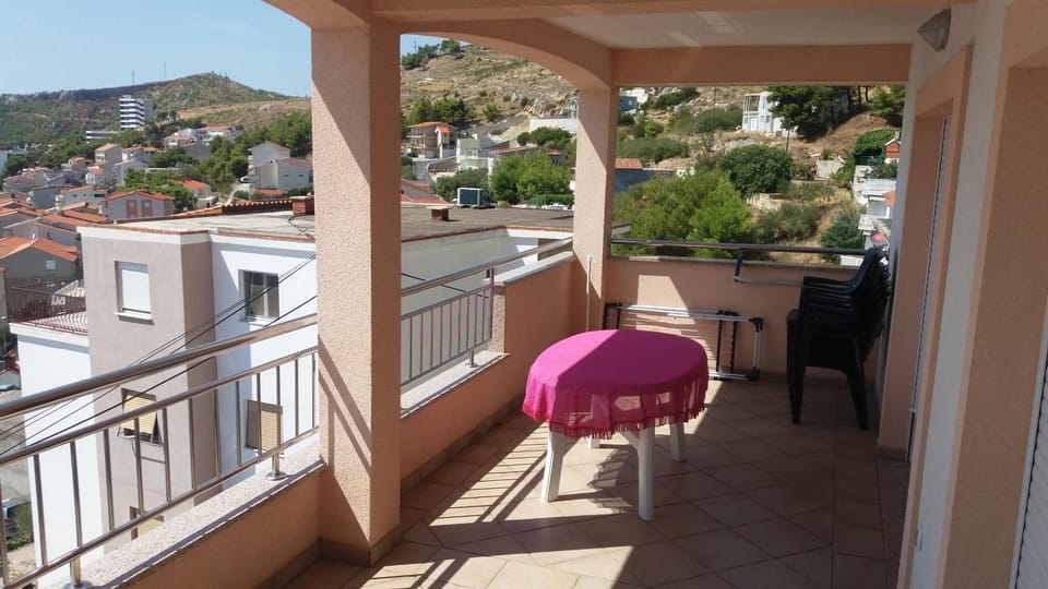 Property building, Day, Natural landscape, Summer, View (from property/room), Balcony/Terrace, Seating area, Dining area, Mountain view, Sea view