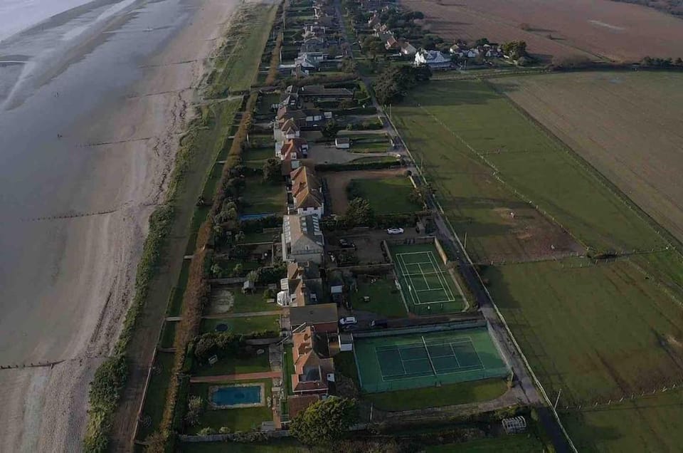 Neighbourhood, Natural landscape, Bird's eye view, Beach, Sea view