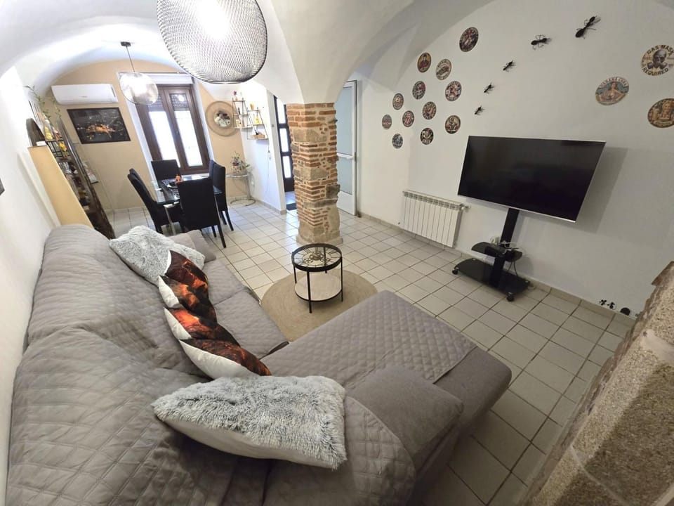 LA MORADA DEL MAESTRE Chalet in Cáceres‎