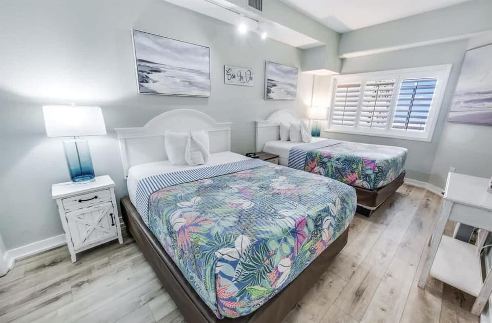 No Steps Low Floor Oceanfront Balcony Pools House in North Myrtle Beach