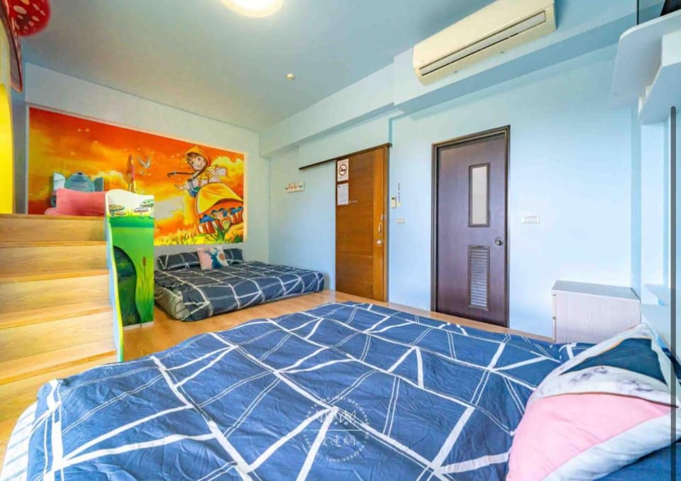 Bed, Photo of the whole room, Bedroom, bunk bed, air conditioner
