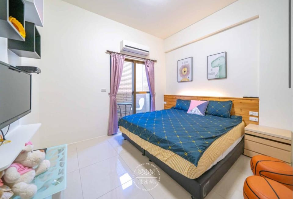 Bed, Photo of the whole room, Bedroom, air conditioner