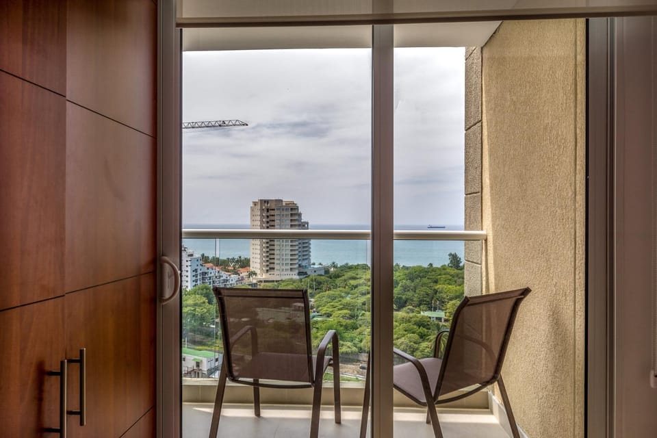 Balcony/Terrace, Mountain view, Pool view, Sea view