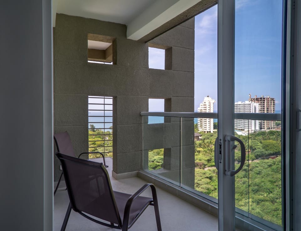 Balcony/Terrace, Mountain view, Pool view, Sea view