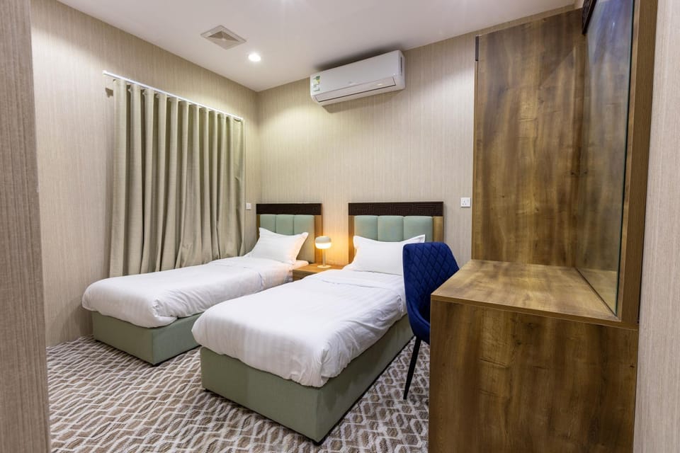 Bed, Photo of the whole room, Bedroom, air conditioner