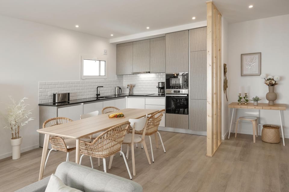 Kitchen or kitchenette, Living room, Seating area, Dining area, oven, stove, toaster