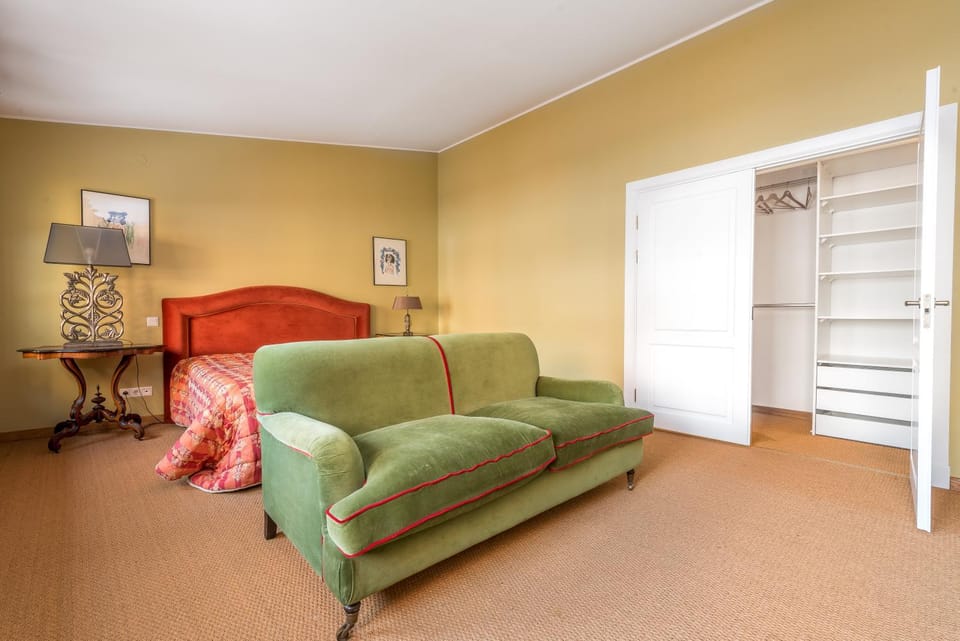 Bedroom, wardrobe