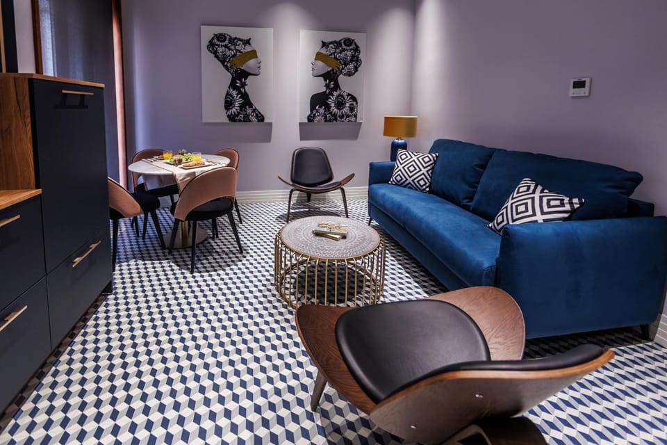 Living room, Seating area