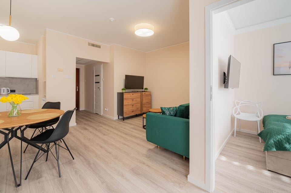 TV and multimedia, Kitchen or kitchenette, Living room, Dining area, Evening entertainment
