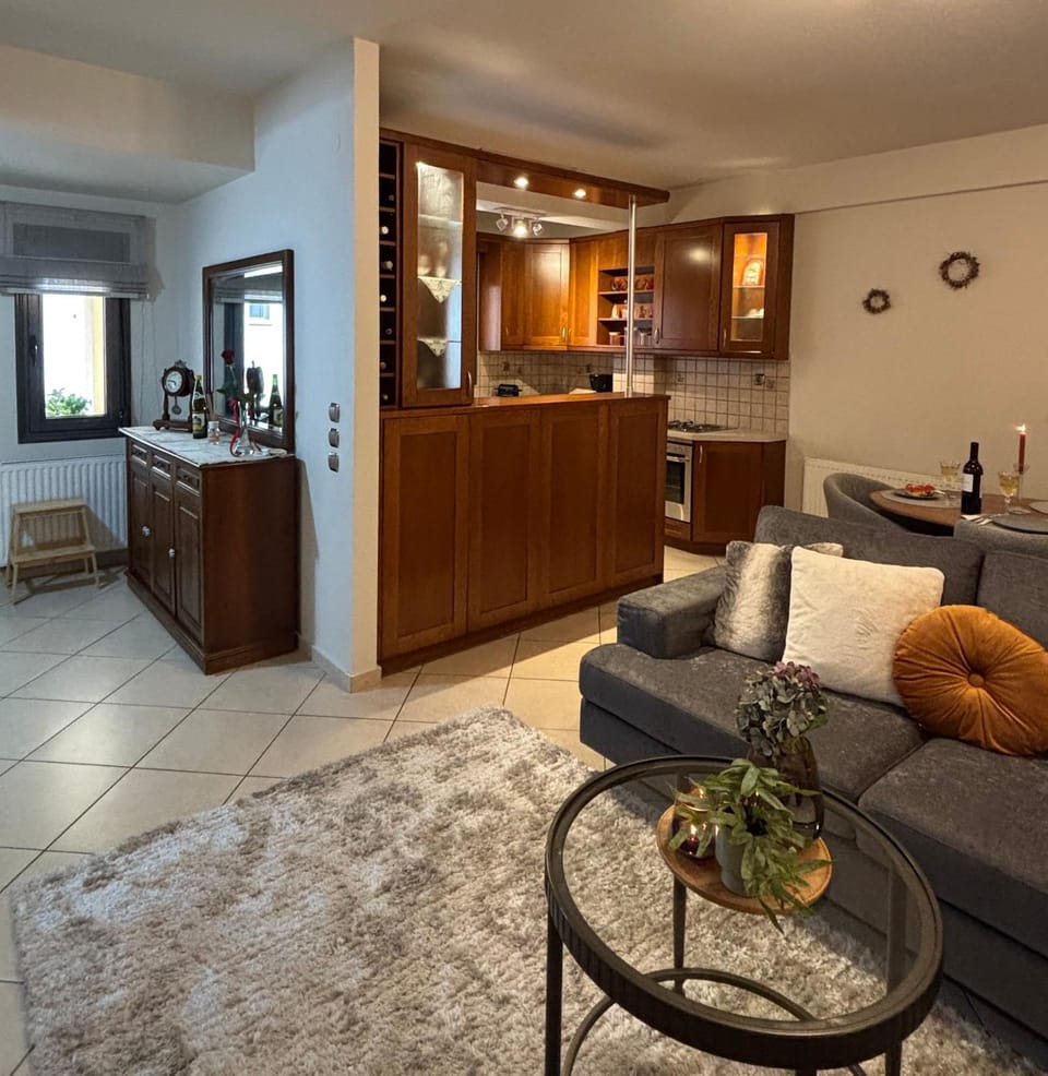 Kitchen or kitchenette, Living room, Seating area, Dining area