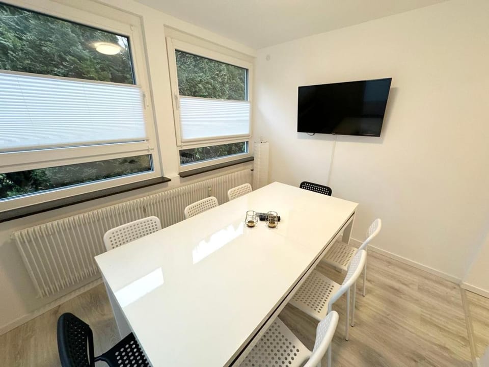 TV and multimedia, Dining area