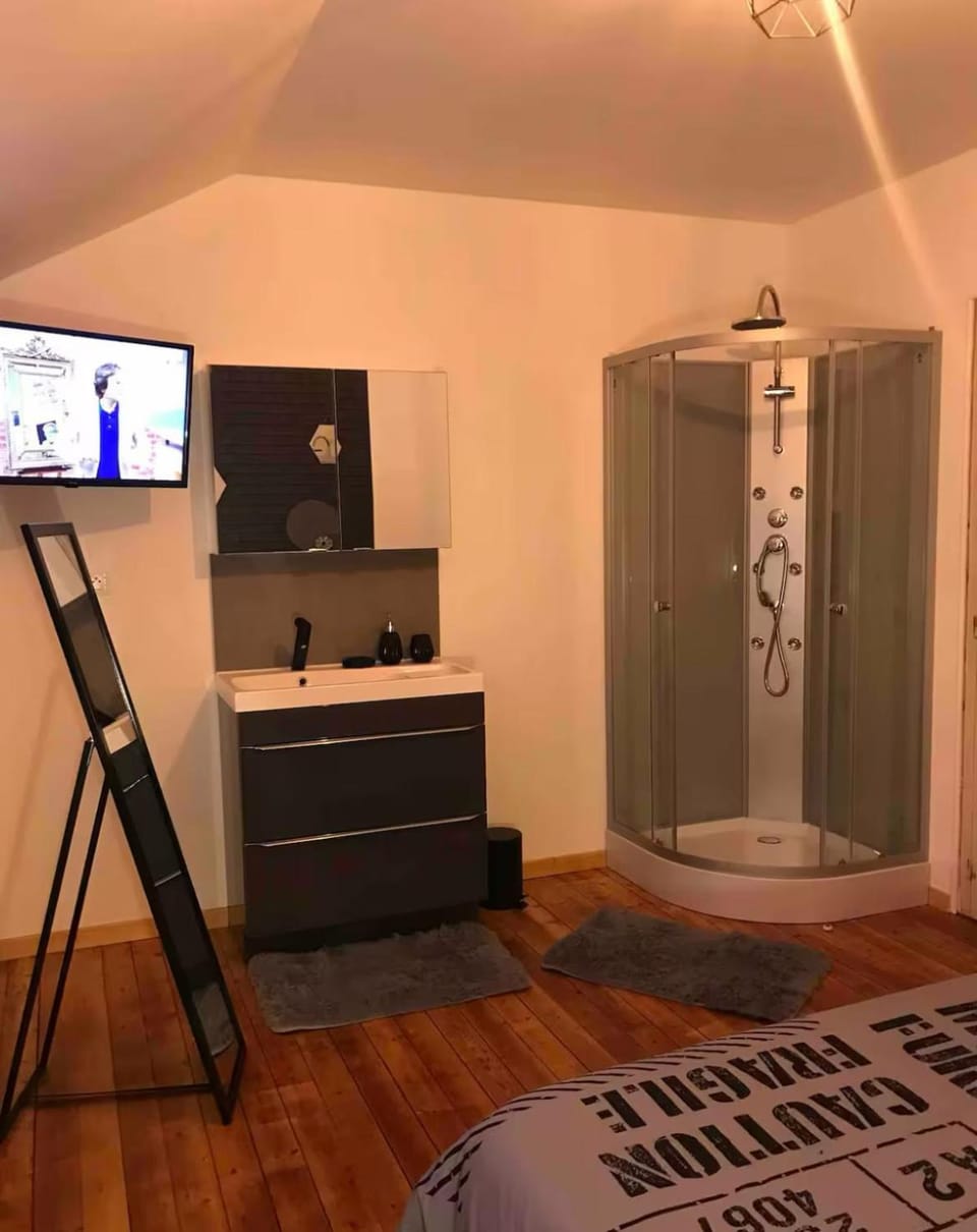 50 Nuances de Gris - Chambre privée dans une maison disposant de 4 autres chambres Vacation rental in Saint-Dizier