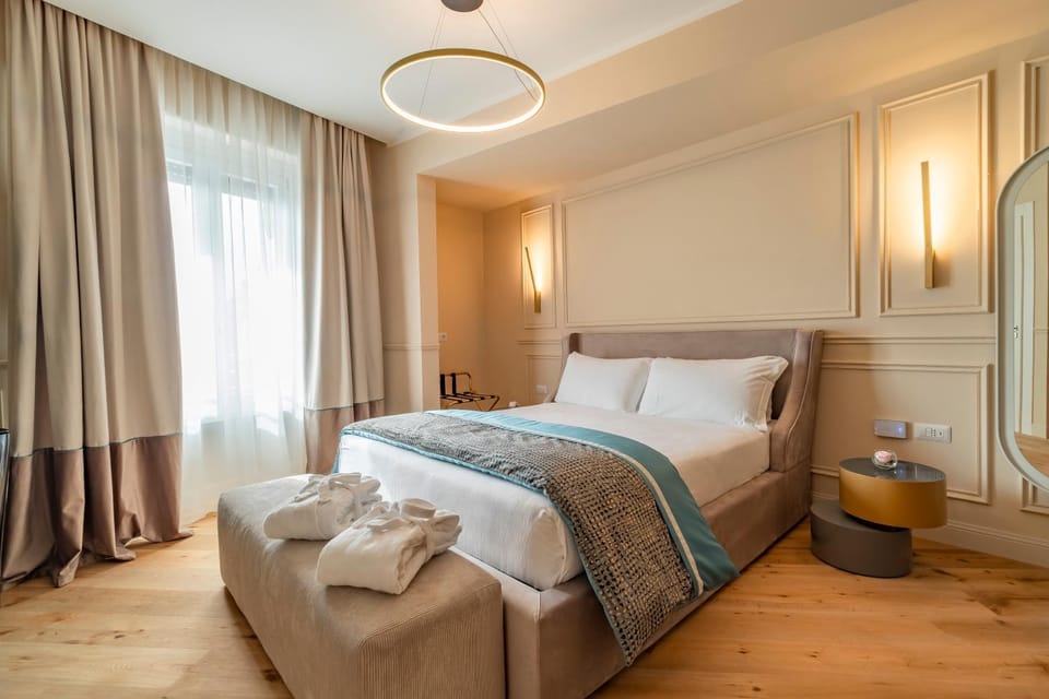 Bed, Photo of the whole room, Decorative detail, Bedroom, furniture