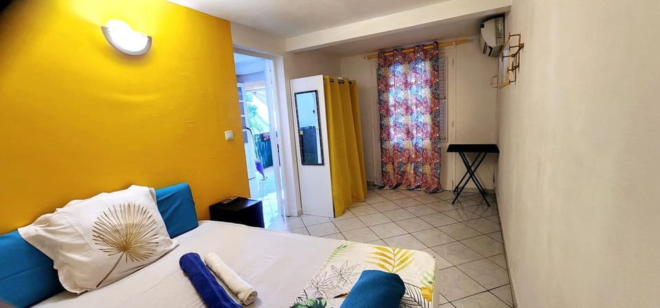 F2 infinity acces plage a pieds vue mer Apartment in La Trinité