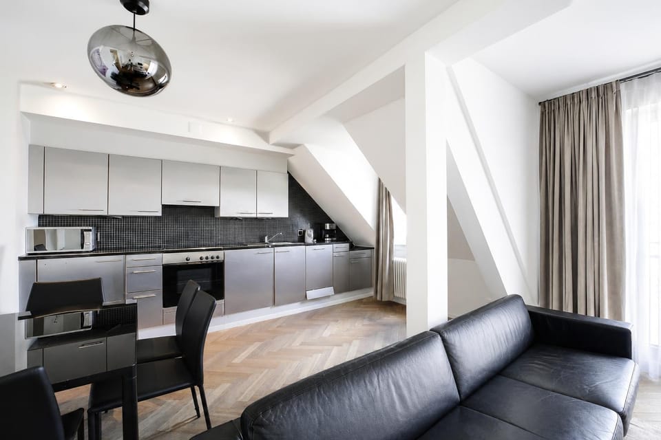Kitchen or kitchenette, Dining area, pet friendly