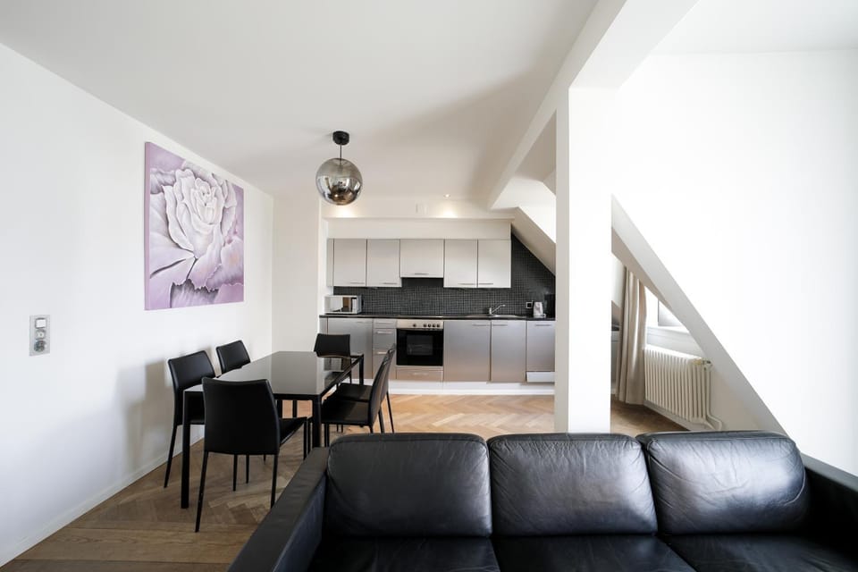 Coffee/tea facilities, Kitchen or kitchenette, Living room, Dining area, dishwasher, microwave, pet friendly, stove
