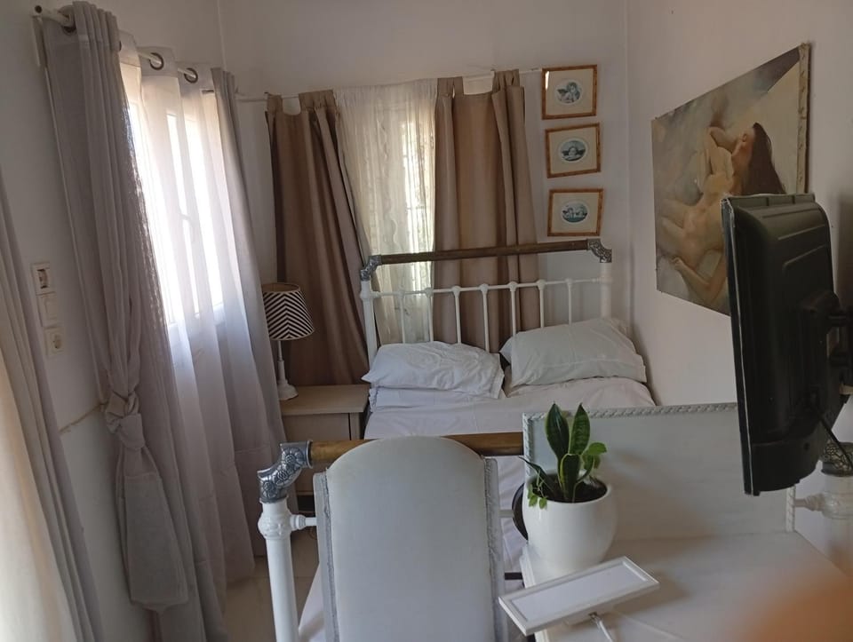 Smal villa loft near the beach Country House in East Attica Regional Unit, Greece