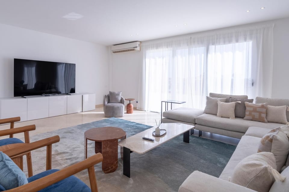 Luxury 5BD Villa with Pool House in Hurghada