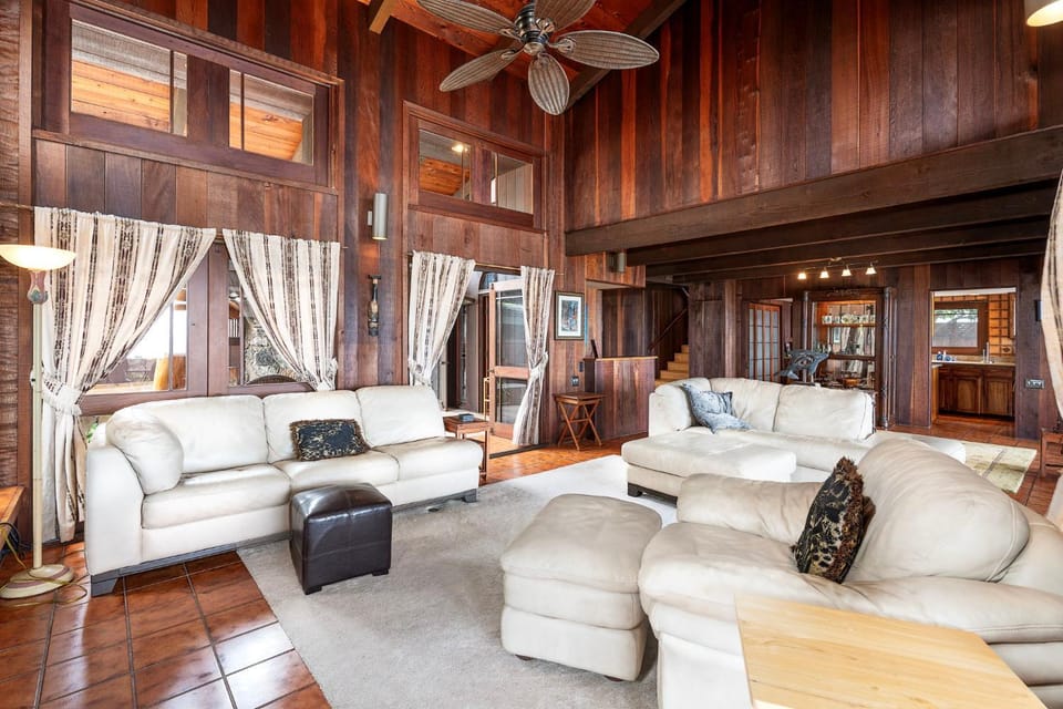 Ailina House House in Holualoa