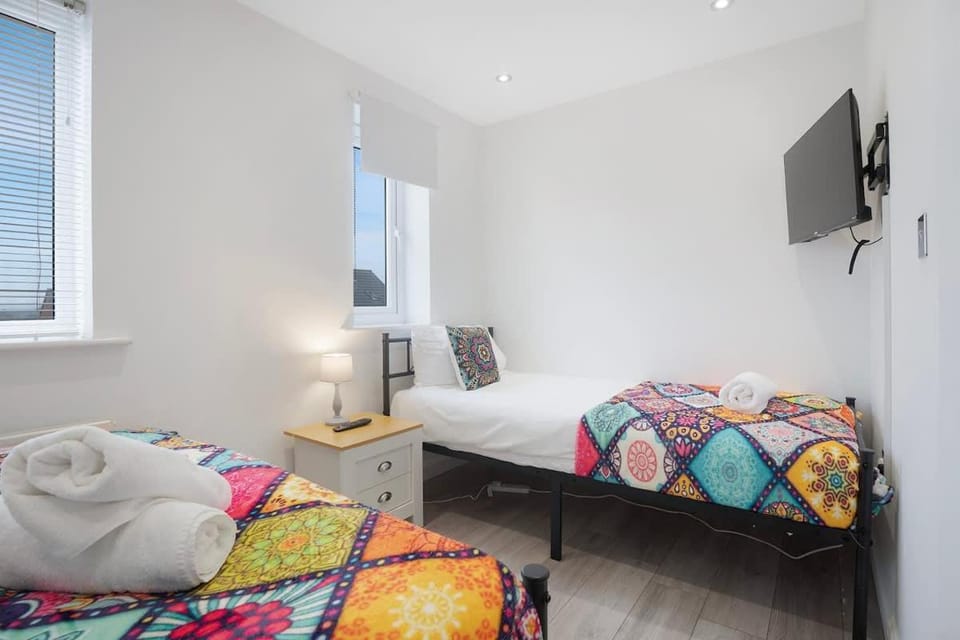 New! Spacious Retreat for 10 Perfect for Families! House in Durham