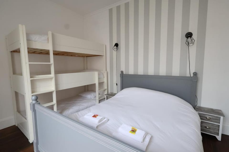 E Le clos des lumières, maison 13 pers avec jardin Apartment in Epernay