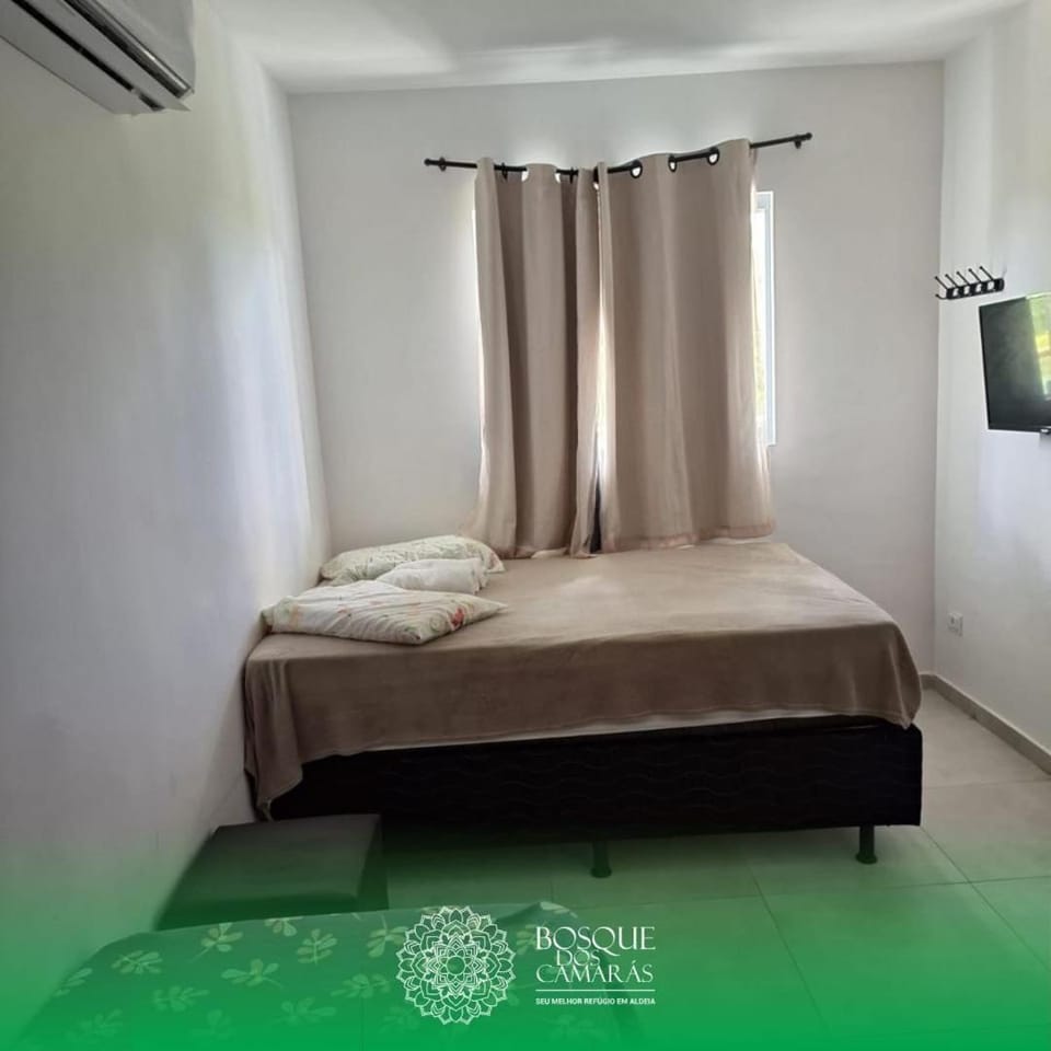 Bed, TV and multimedia, View (from property/room), Photo of the whole room, Bedroom