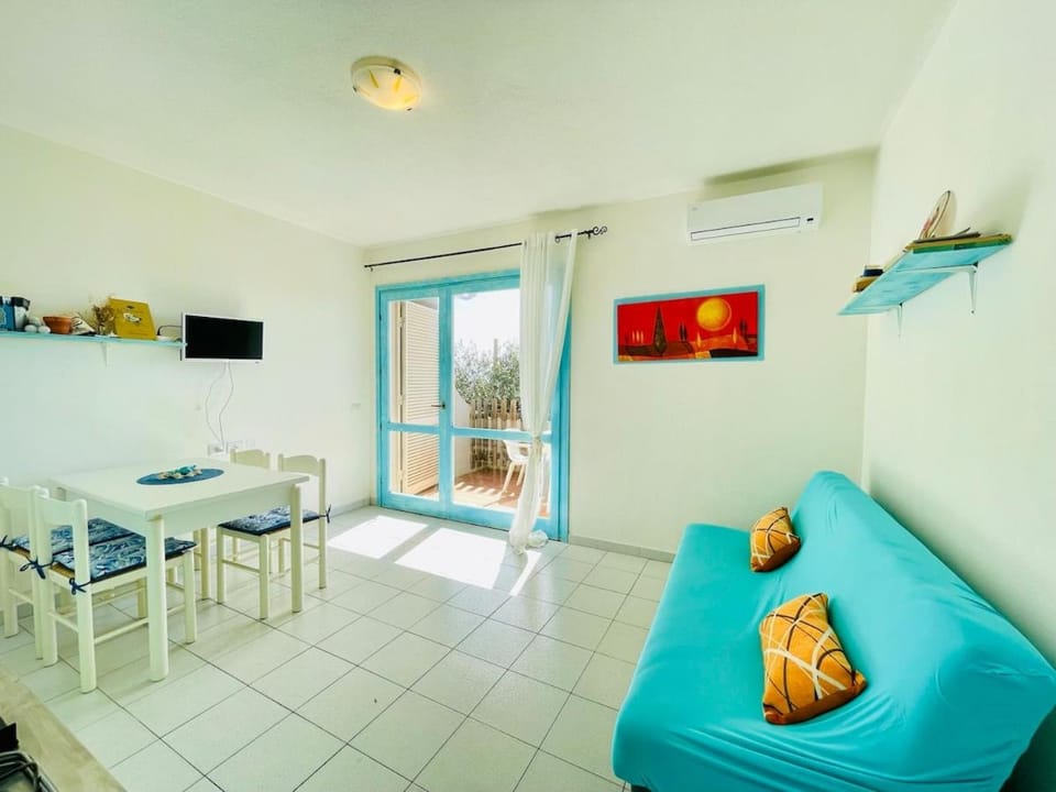 TV and multimedia, Living room, Dining area