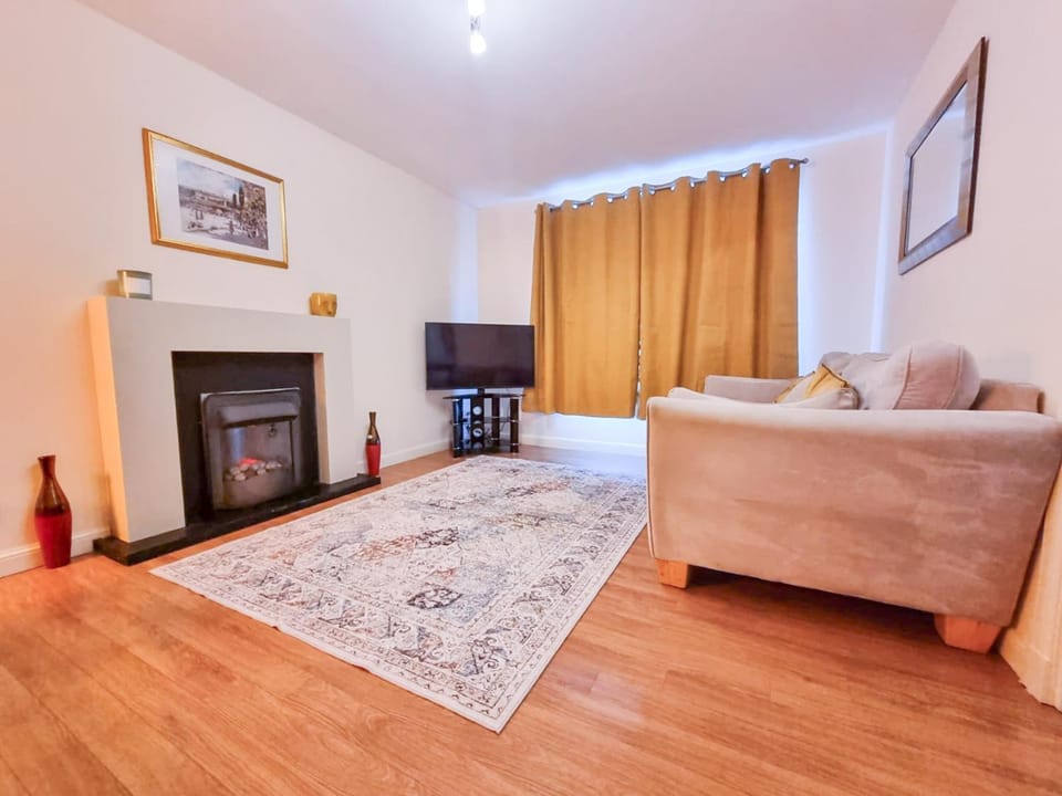 Communal lounge/ TV room, Living room