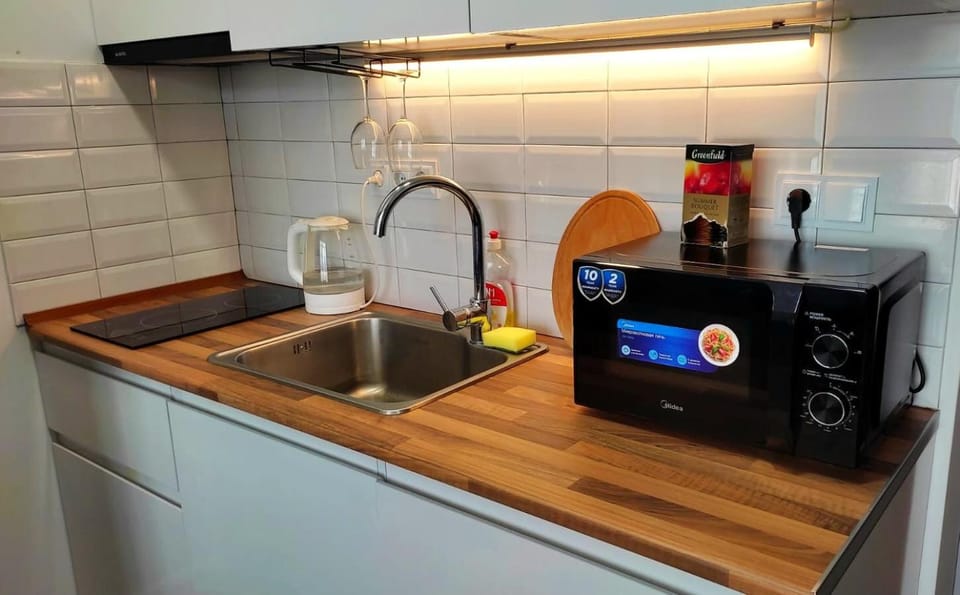 Kitchen or kitchenette, kitchen