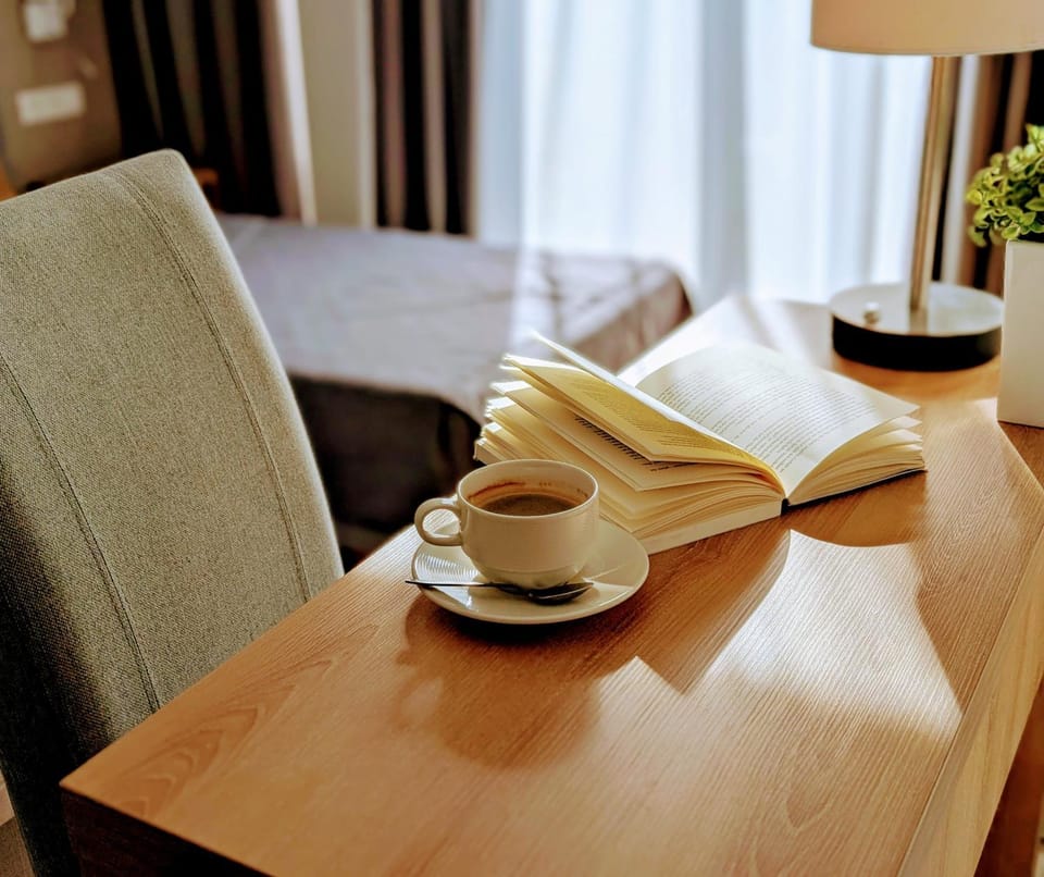 Coffee/tea facilities, Seating area