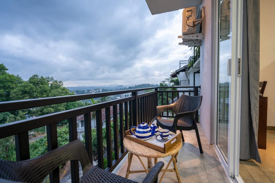 Natural landscape, Balcony/Terrace, Seating area