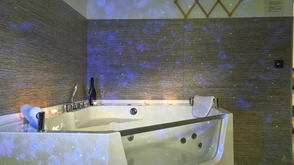 Hot Tub, Spa and wellness centre/facilities