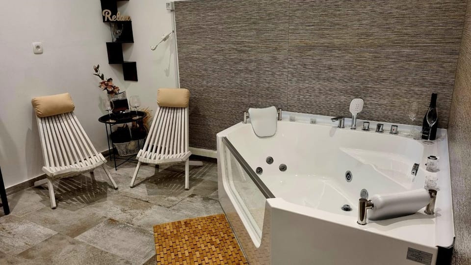 Hot Tub, Spa and wellness centre/facilities