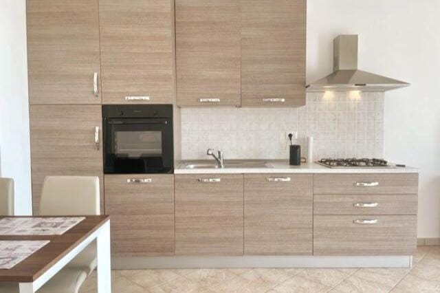 Kitchen or kitchenette, oven, pet friendly, stove