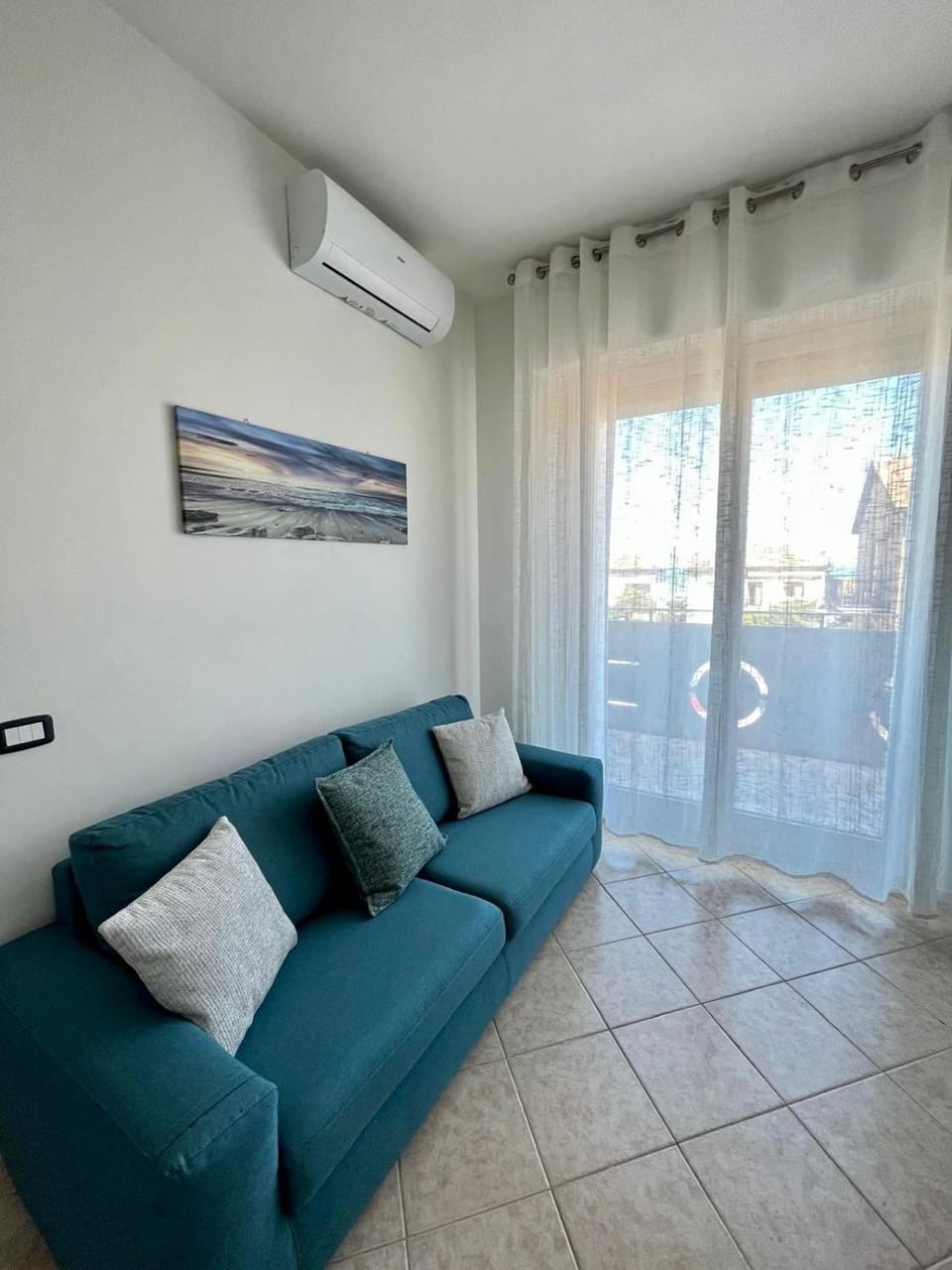 Living room, air conditioner