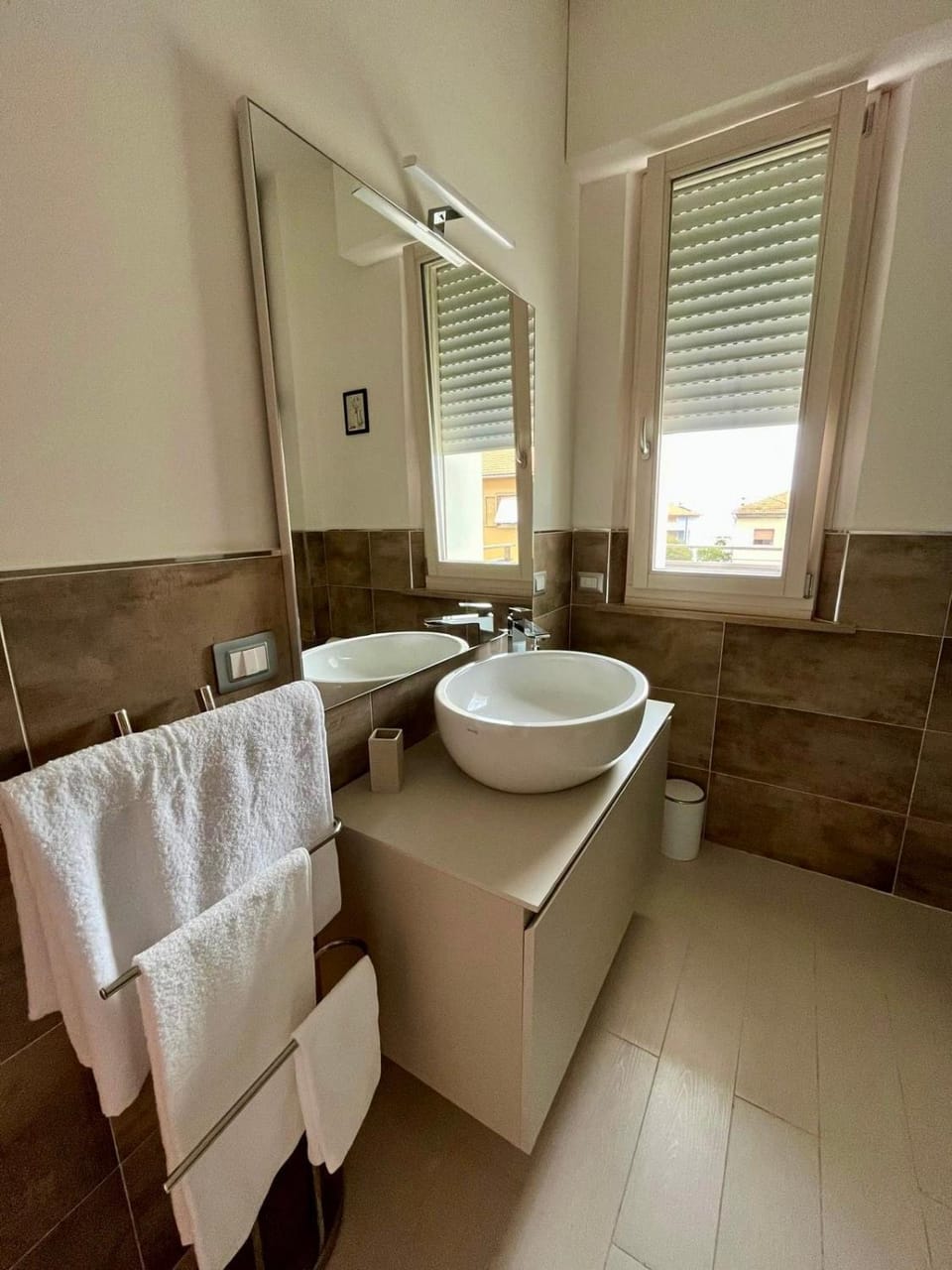 Bathroom, towels