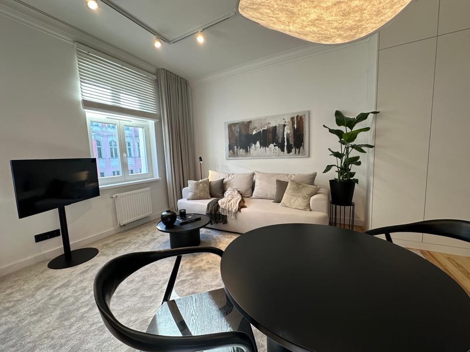 TV and multimedia, Seating area