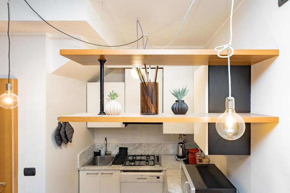 Kitchen or kitchenette, dishwasher, minibar, stove