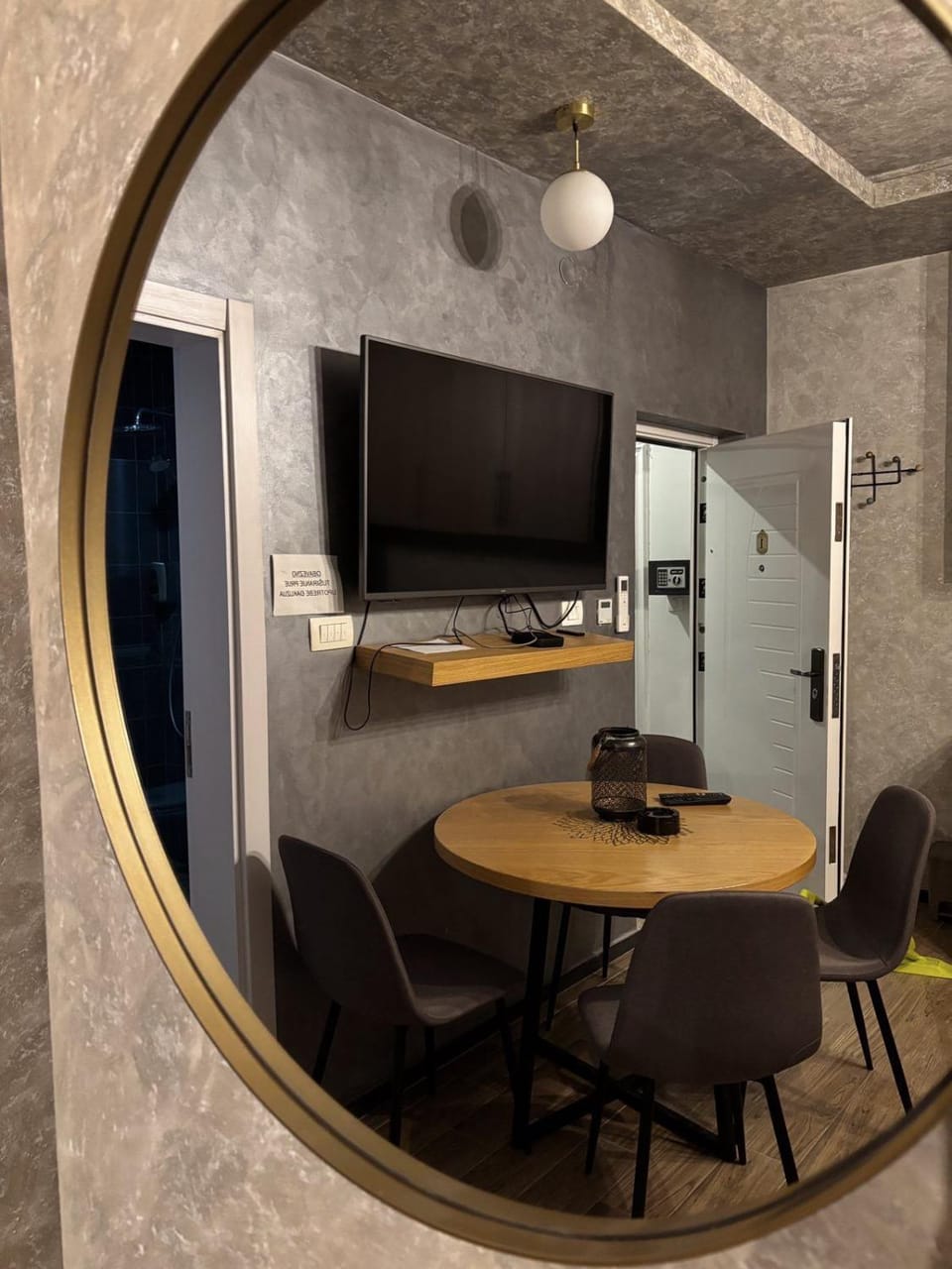 TV and multimedia, Dining area