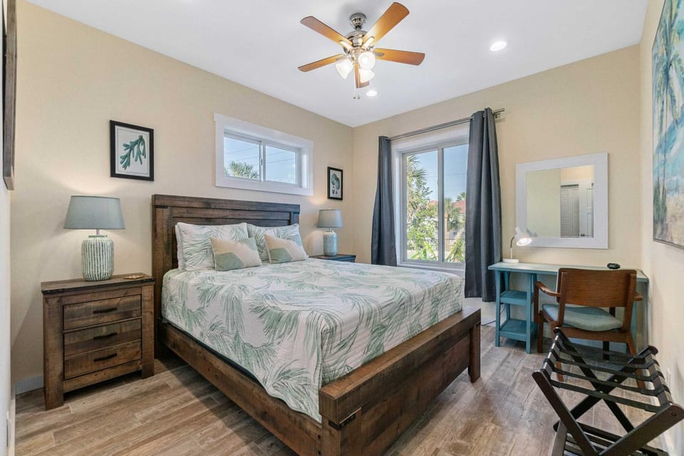 Southern Exposure l Mins to DNTN & Beach House in Saint Augustine