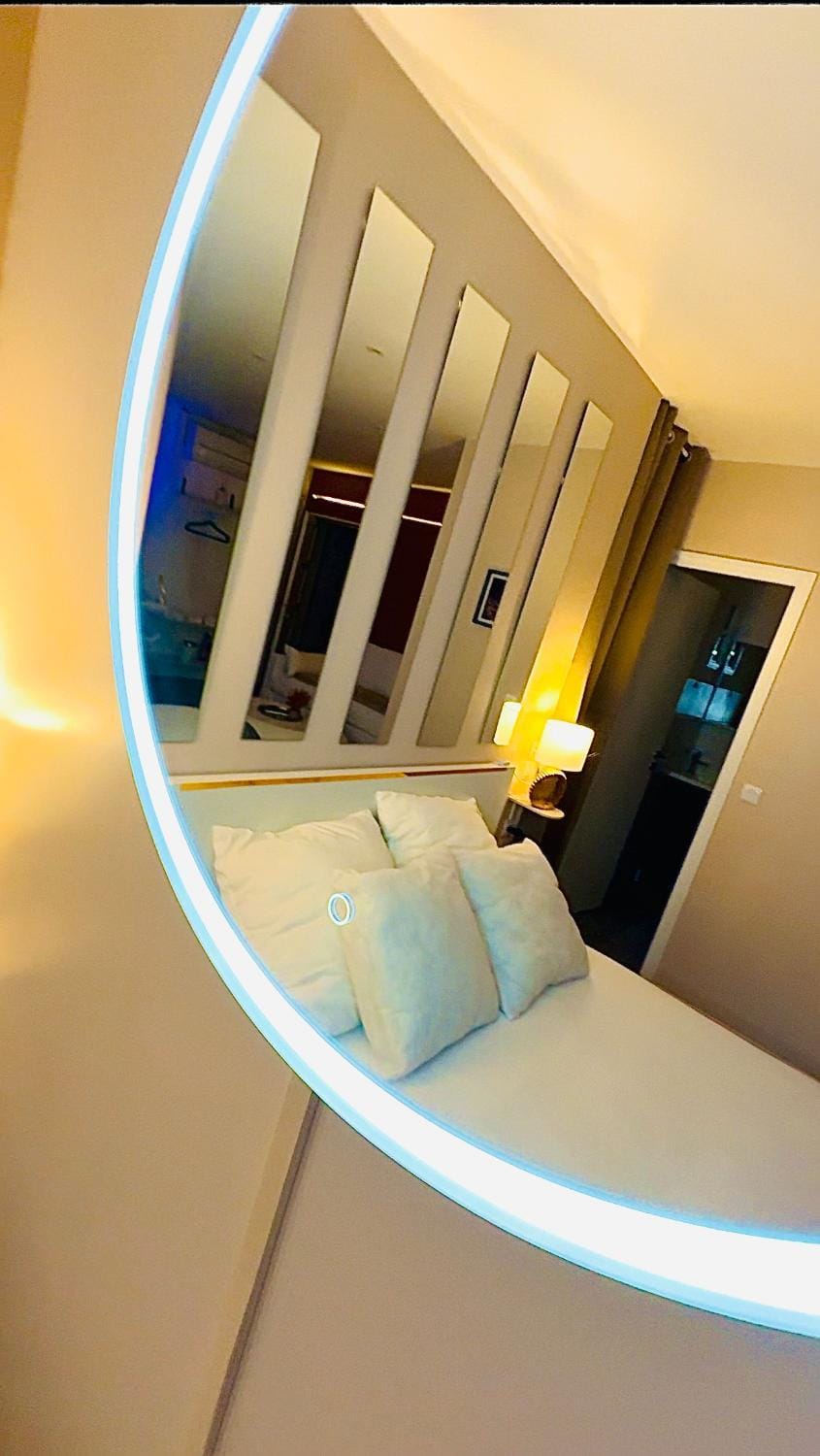 Suites DUBAI chambre privée avec espaces communs Hotel in Perpignan