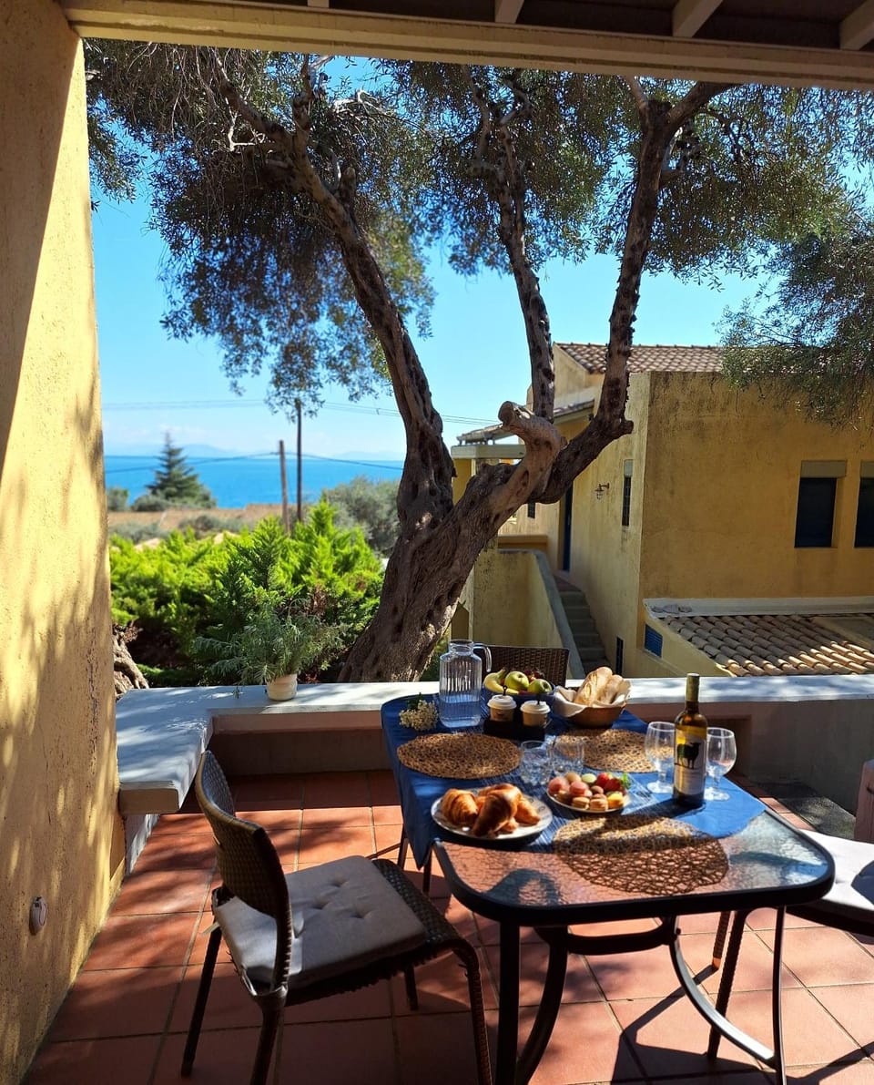 View (from property/room), Balcony/Terrace, Sea view