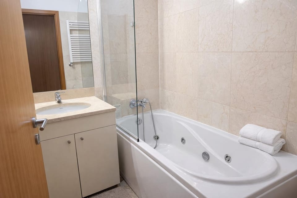 Free Wave Rooms Vacation rental in Porto District