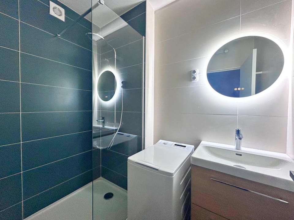 Shower, washing machine
