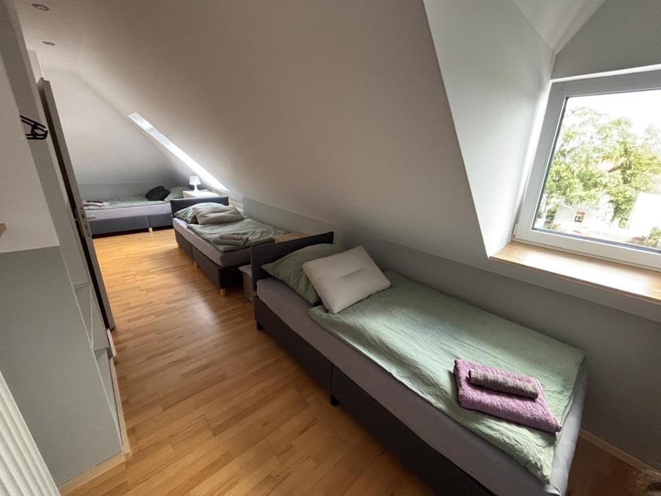 Zimmer für 3 Personen, Kühlschrank-Bad Bed and Breakfast in Lower Saxony, Germany