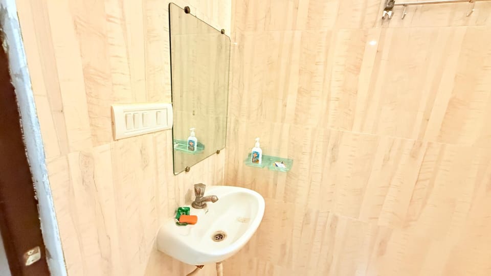 Prince Guesthouse Hotel in Varanasi