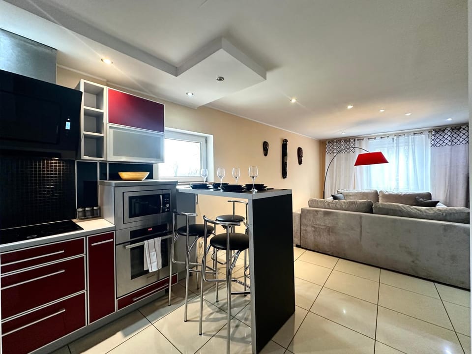 Chrobrego Apartment - Self check-in 20h - parking Apartment in Lower Silesian Voivodeship