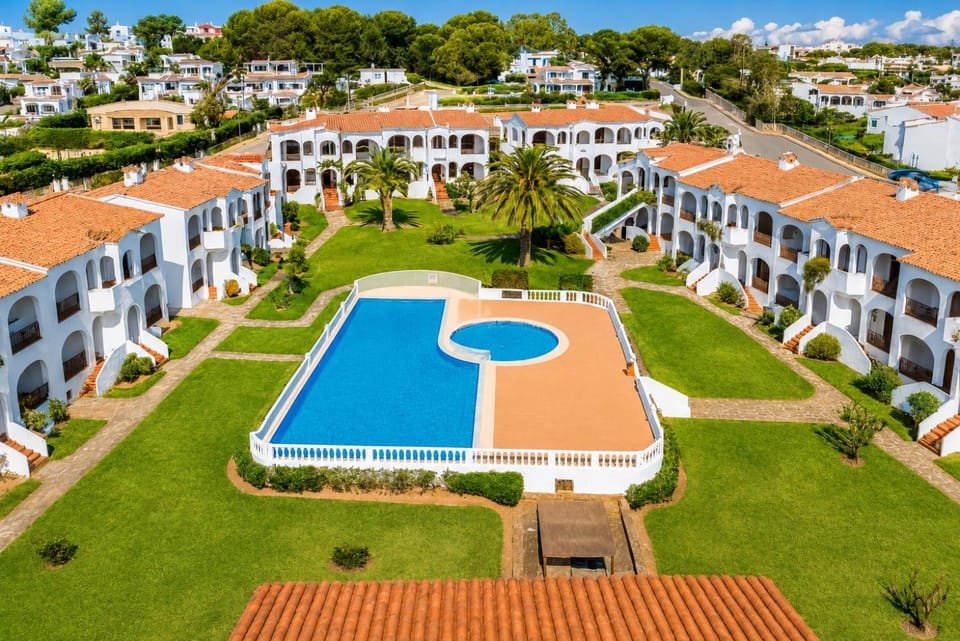Property building, Garden view, Swimming pool